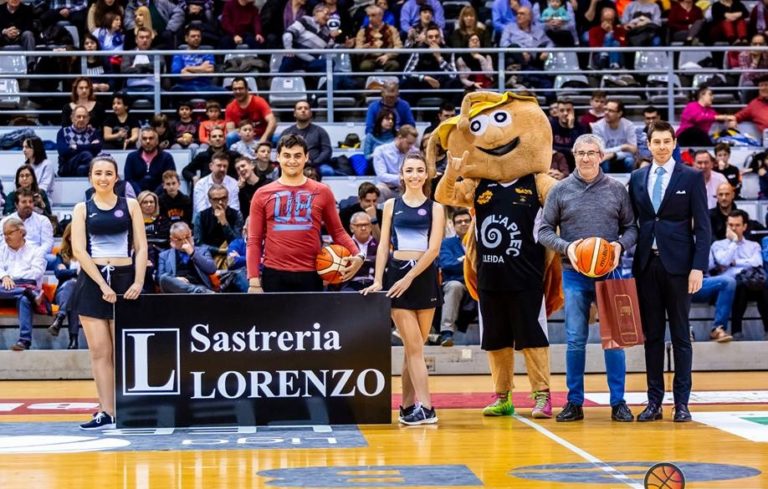 sastreria lorenzo ropa de hombre y complementos, trajes a medida en Lleida, trajes de novio y boda para hombre